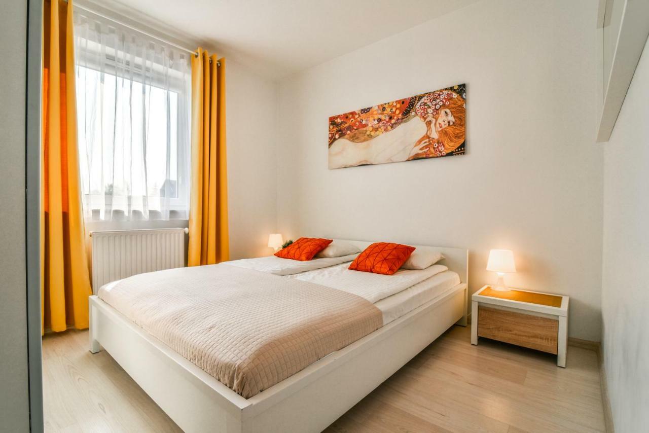 Ltc Apartments Malczewskiego Centrum غدانسك المظهر الخارجي الصورة